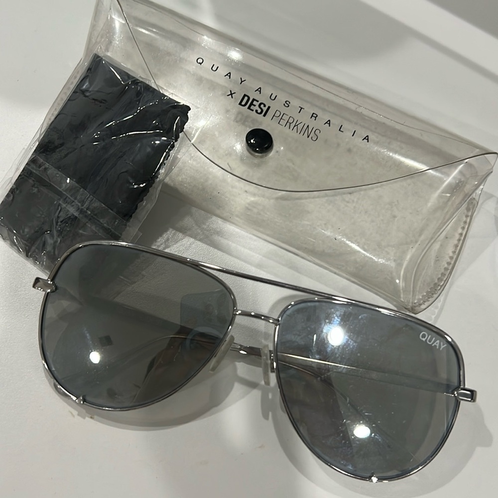 QUAY Sunglasses x DESI PERKINS
